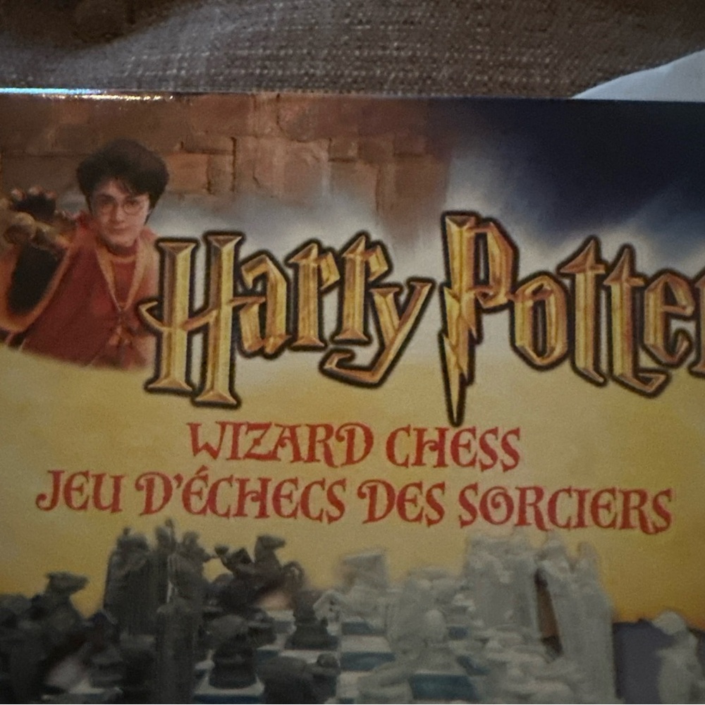 New Sealed 2002 version Harry potter chess wizard chess. Perfect Christmas gift
